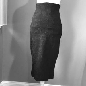 Jacquard print, high waisted, super fitted skirt
